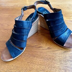 Miz Mooz Shoes Womens EU 39 US 8.5-9 Black Leather Kenmare Wedge Sandals